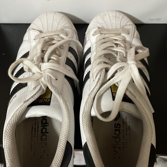 •𝙰𝙳𝙸𝙳𝙰𝚂 𝚂𝚄𝙿𝙴𝚁𝚂𝚃𝙰𝚁 𝚂𝙷𝙾𝙴𝚂 - Picture 5 of 8